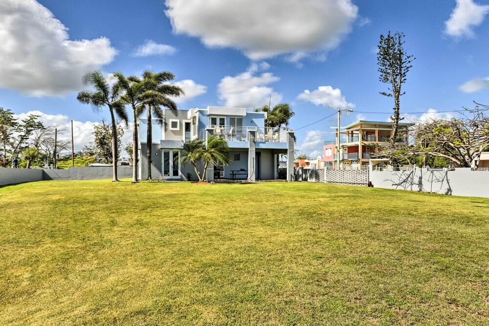 Oceanside Vega Baja Beach House Paradise w/ Views!