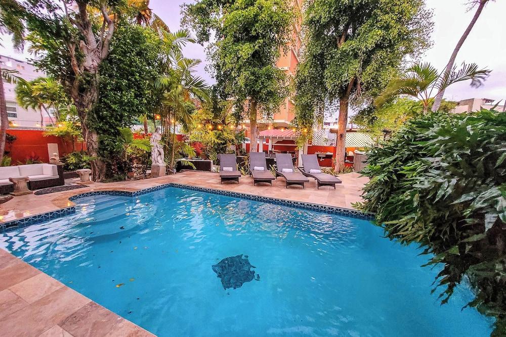 Luxurious San Juan Villa w/ Pool - Walk to Beach!