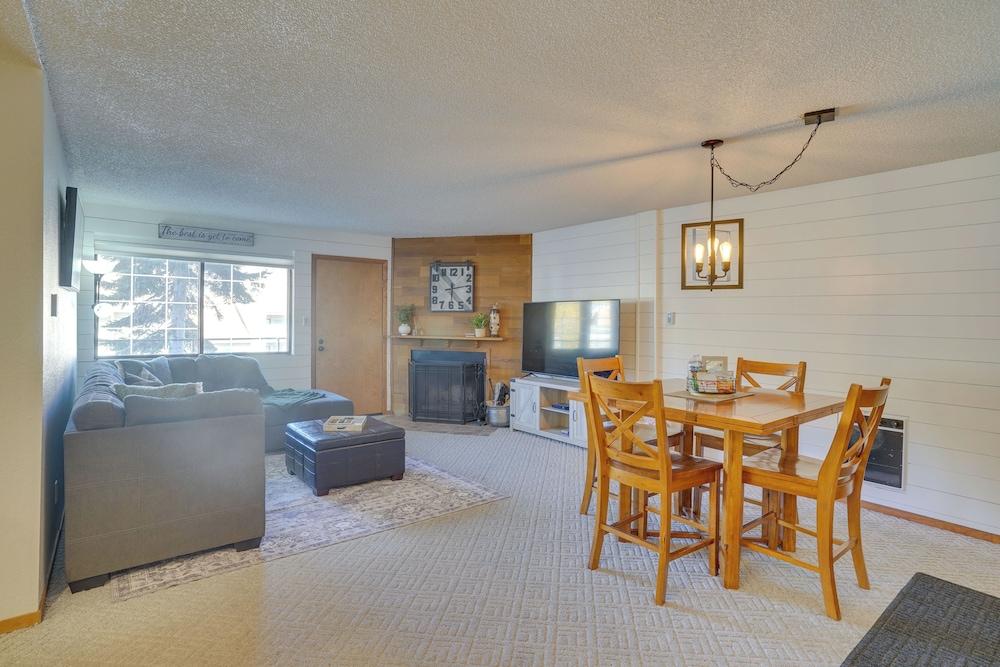 Mountainside Paradise: Ski-in/ski-out Resort Condo