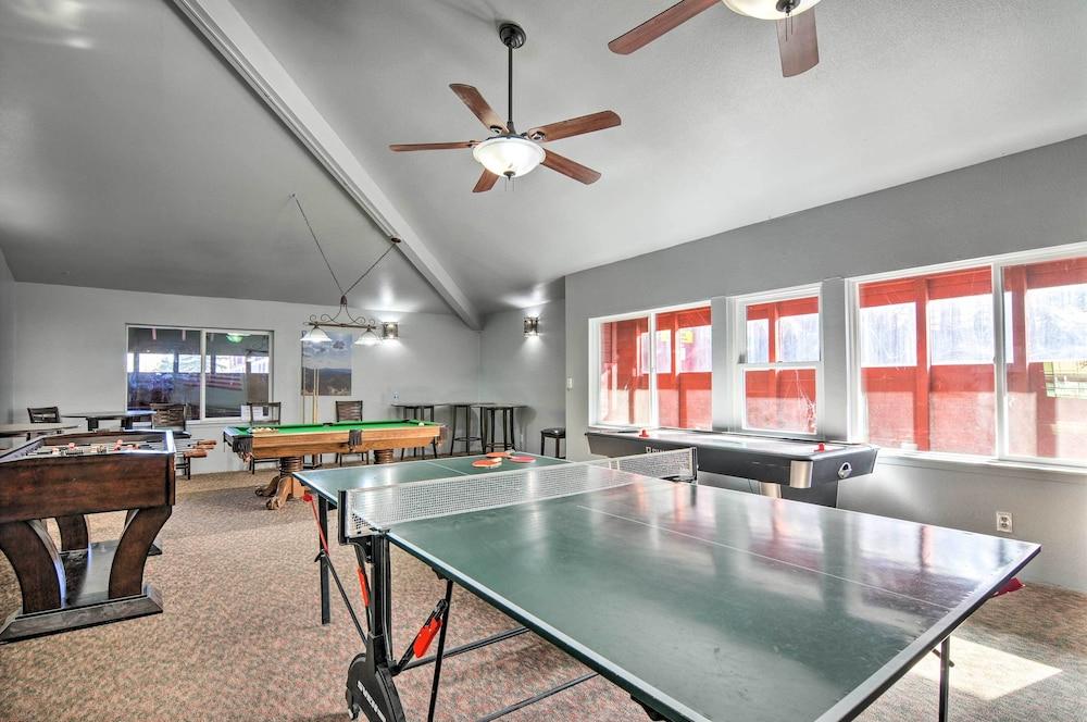 Mountainside Paradise: Ski-in/ski-out Resort Condo