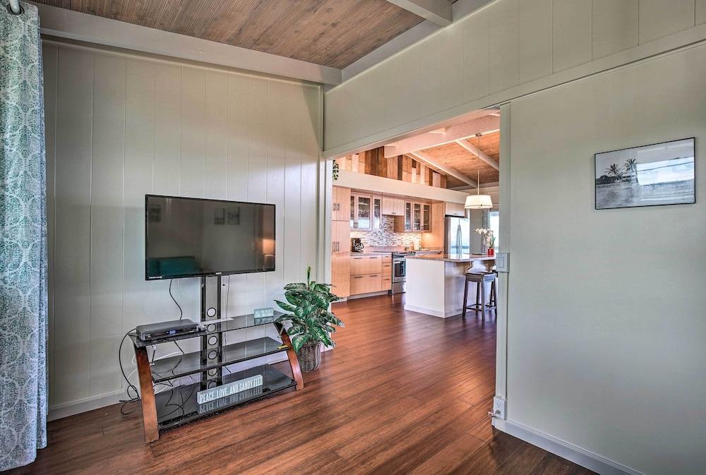 Oceanfront Kona Home w/ Beach Access & Views!