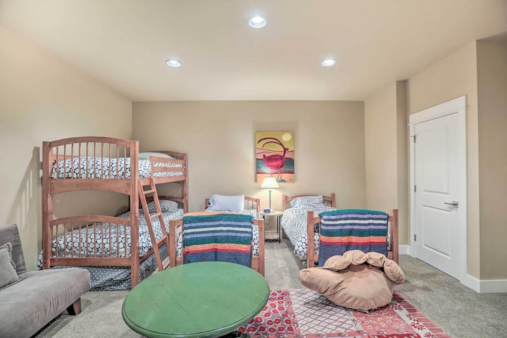 Stunning Bend Retreat < 20 Mi to Mt Bachelor!