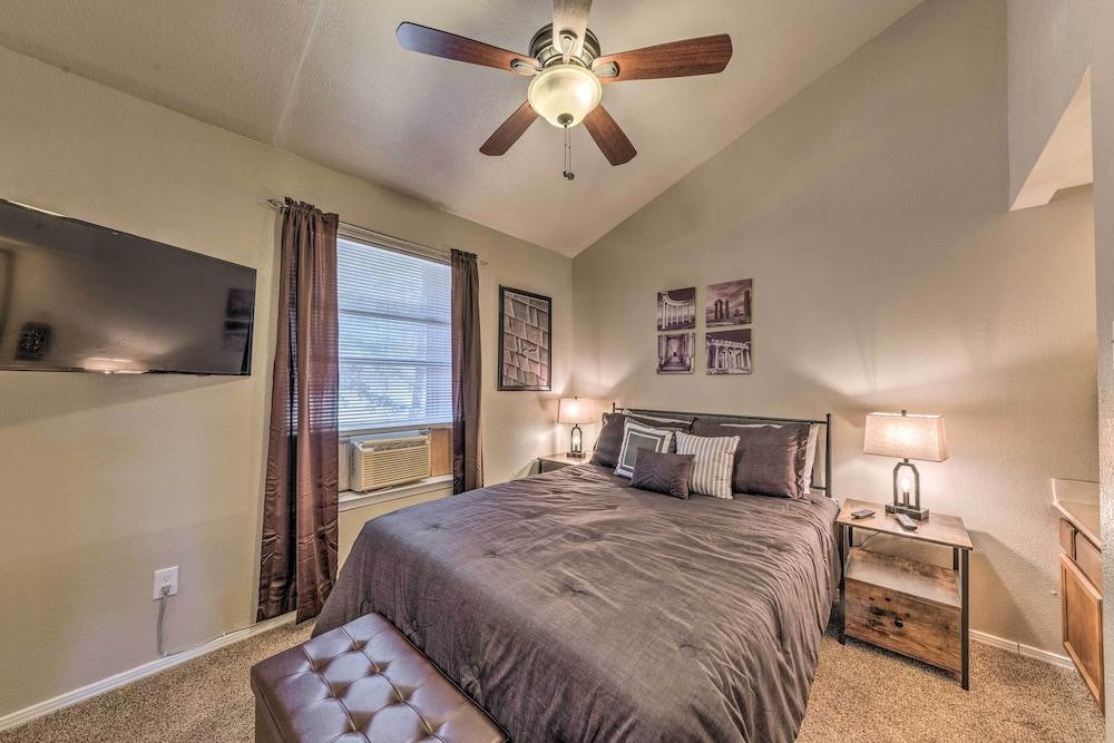 Forested Ruidoso Condo w/ Deck & Fireplace!