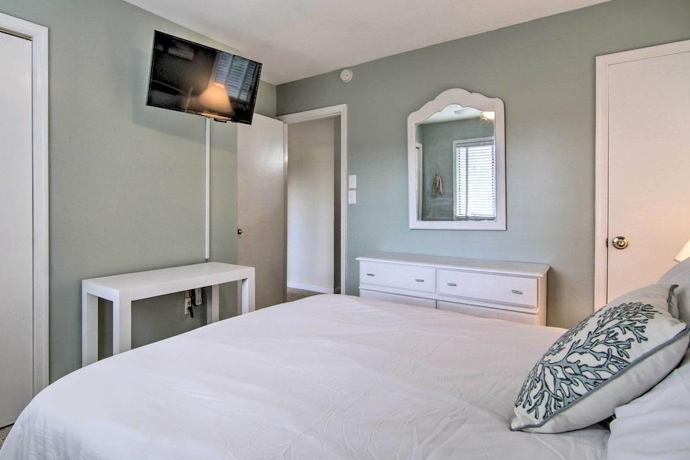 1 Mi to Bethany Beach: Quiet Home w/ Pool Access