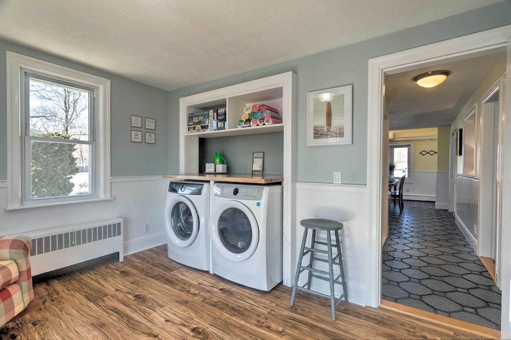 Bristol Home w/ Pool ~ 3 Mi to Dtwn & Beach!