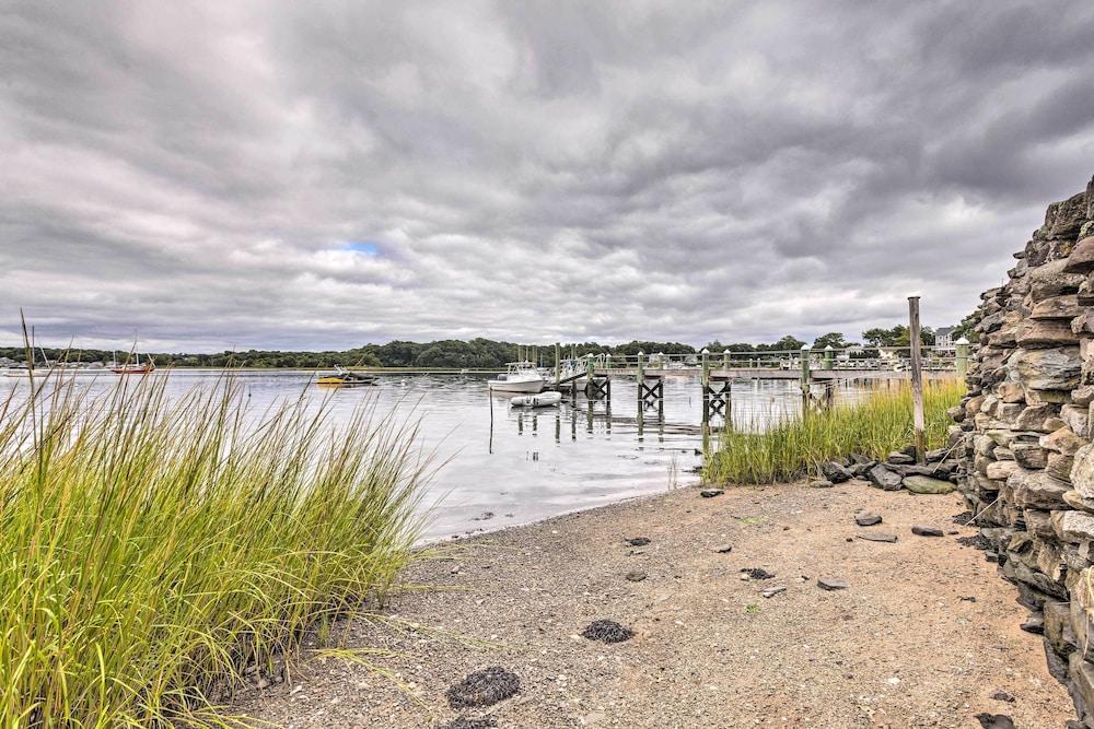 Charming Bristol Cottage w/ Private Beach!