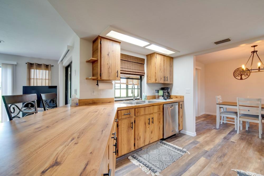 Walk to Lake: Geataway w/ Yard in Inverness