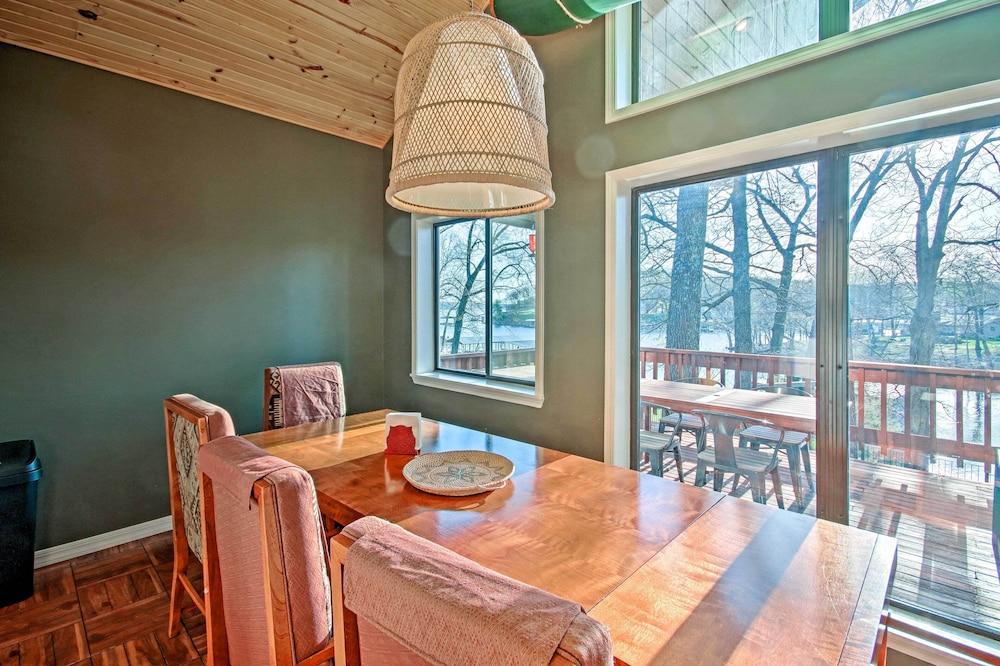 Fire Pit & Boat Slip: Waterfront Grove Getaway