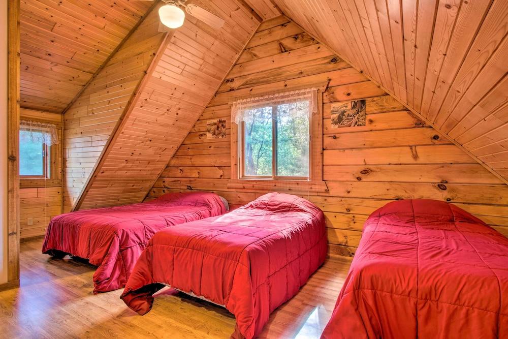 Pet-friendly Warrens Cabin w/ Fire Pit!