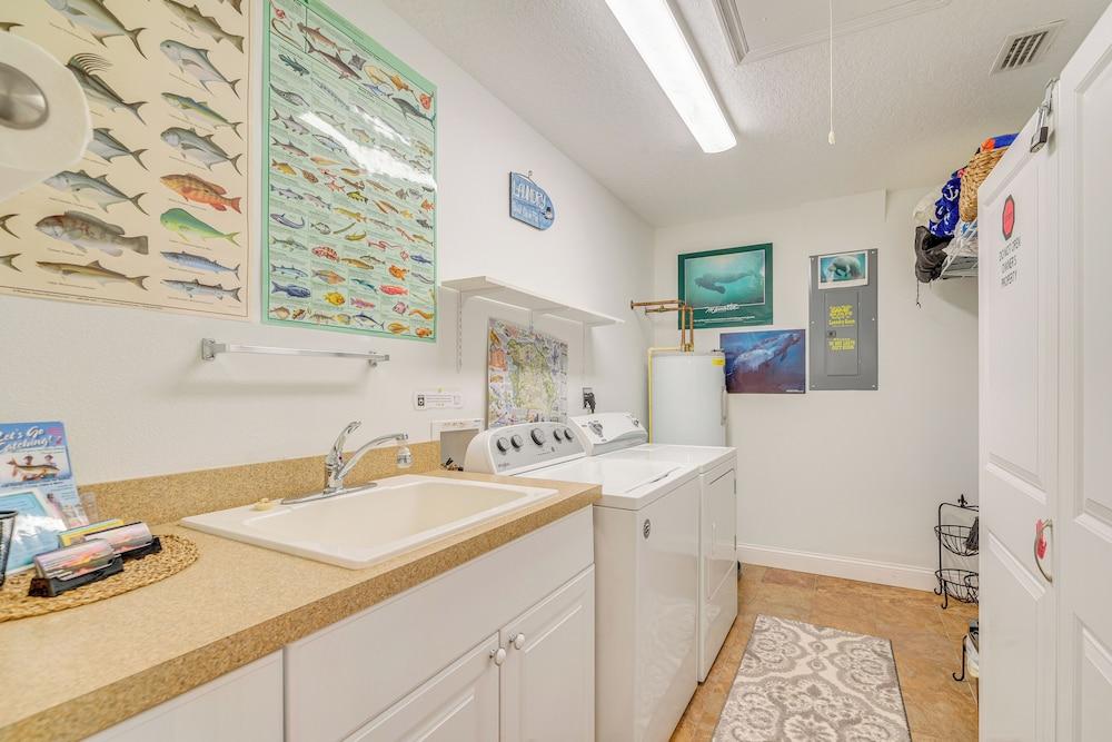 Private Dock & Water Views! Homosassa Retreat