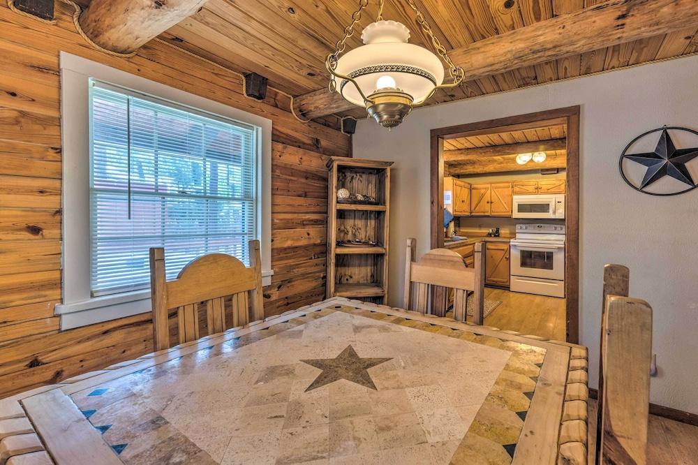Rustic Ruidoso Log Cabin With Hot Tub & Deck!