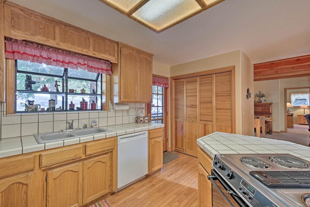 Near Bear Valley: Peaceful Arnold Home w/ Hot Tub