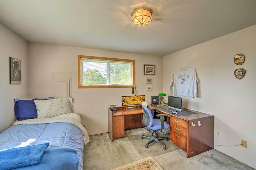 Oak Harbor Hideaway - 5 Mi to Deception Pass!