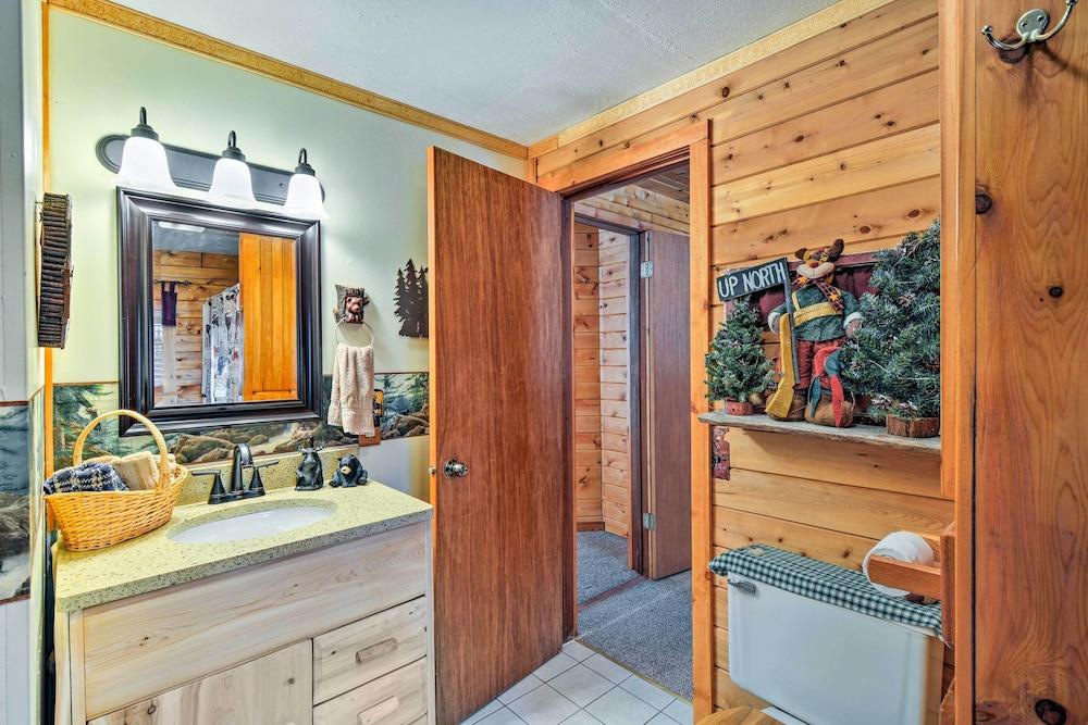 Cozy Manistique Cabin w/ Deck, Grill & Fire Pit!