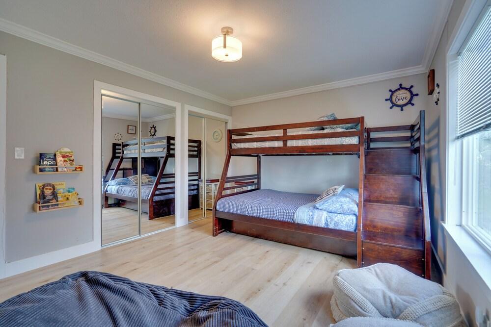 Sun-soaked Livermore Gem With Patio & Fire Pit!