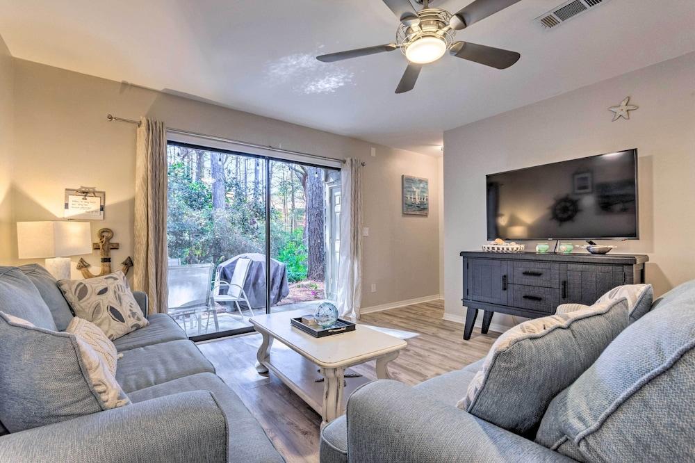 Renovated Gem w/ Pool Access: 1/4 Mi to Beach