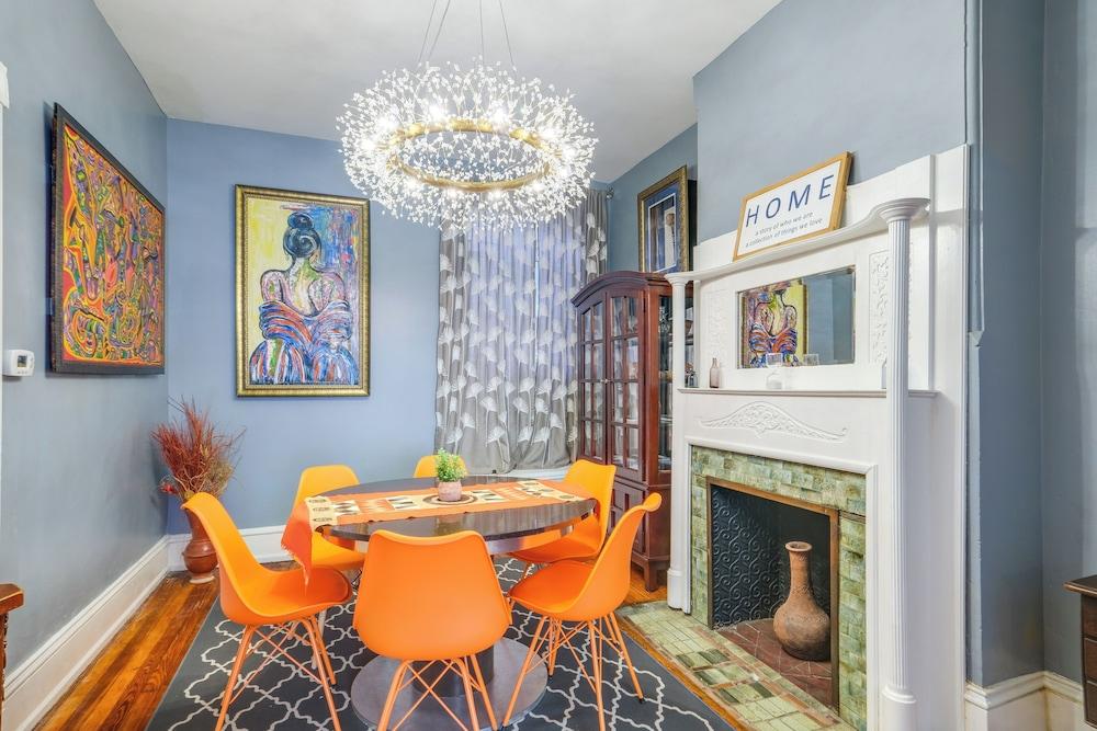 Historic Georgetown Townhome: Walkable Location!