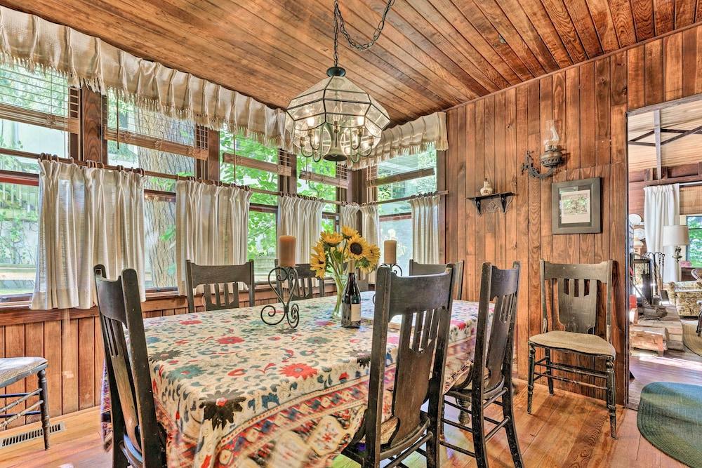 Douglas 'whispering Winds' Cottage w/ Beach!