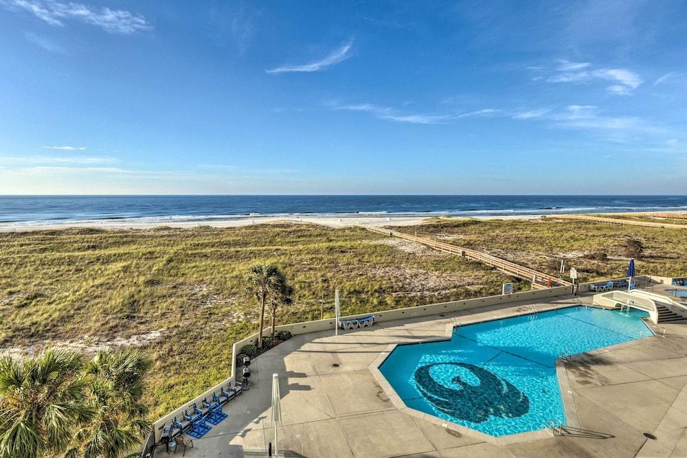 Coastal Orange Beach Condo: Resort + Beach Access!