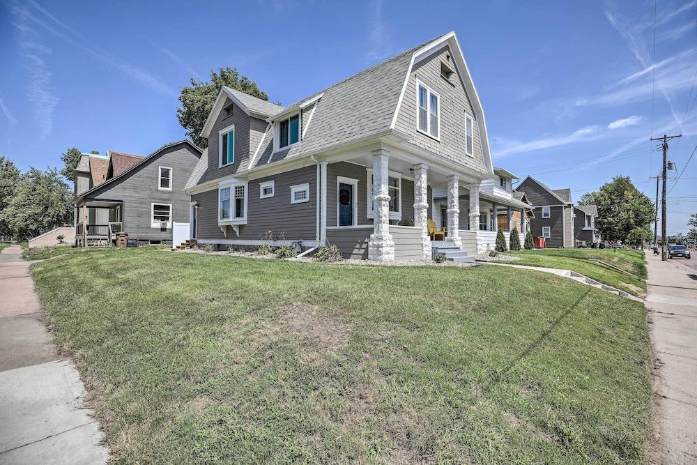 Sioux Falls Abode w/ Fire Pit - 1 Mi to Dtwn!