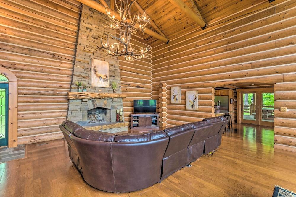 Private Dock & Slip: Lake Hamilton Hideaway!