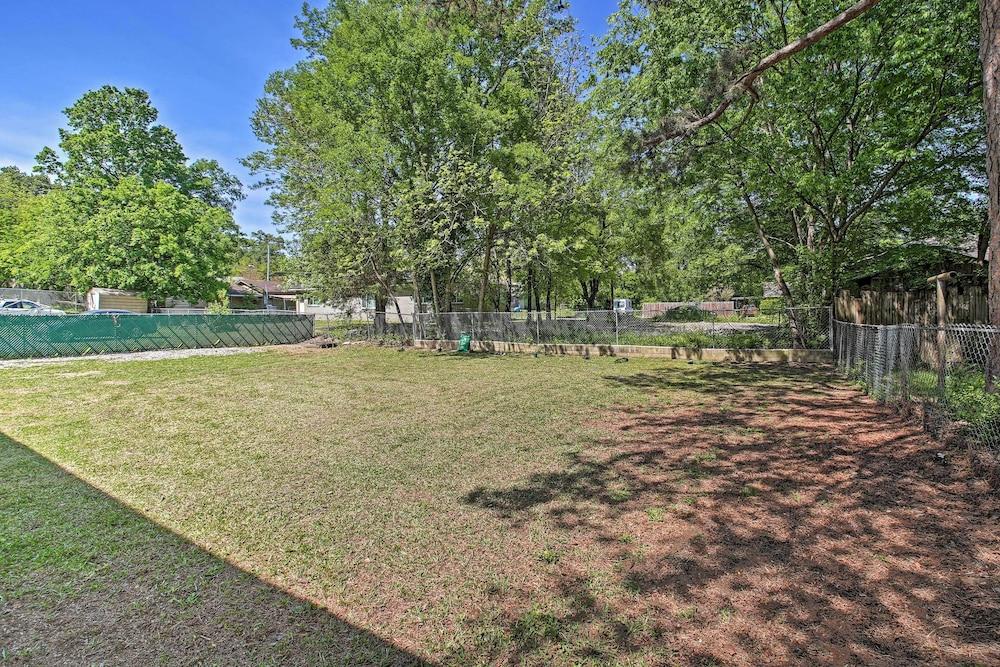 Walk to Oaklawn Racing: Hot Springs Home!