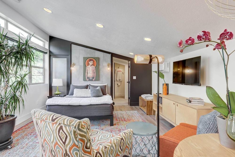 Stylish & Modern Boise Studio w/ Foothills Views!