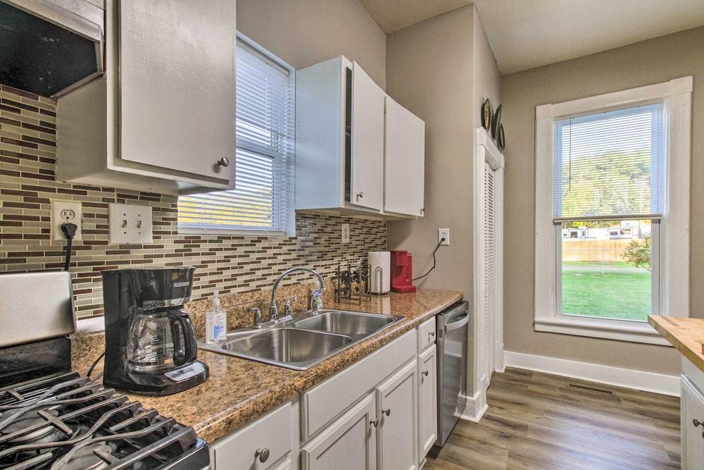 Spacious Virginia Retreat w/ Mountain Views