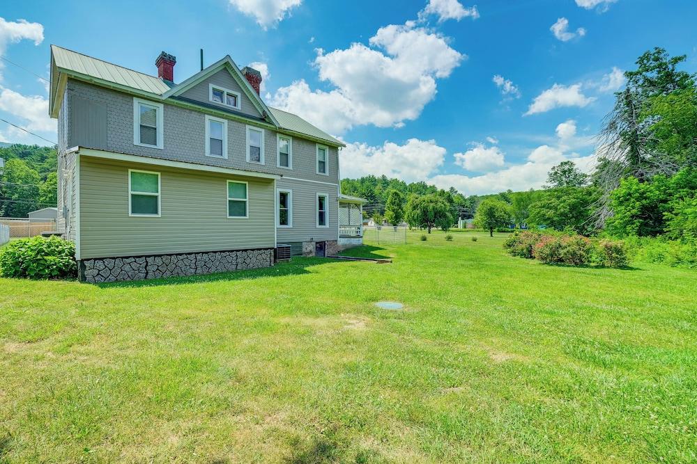 Spacious Virginia Retreat w/ Mountain Views