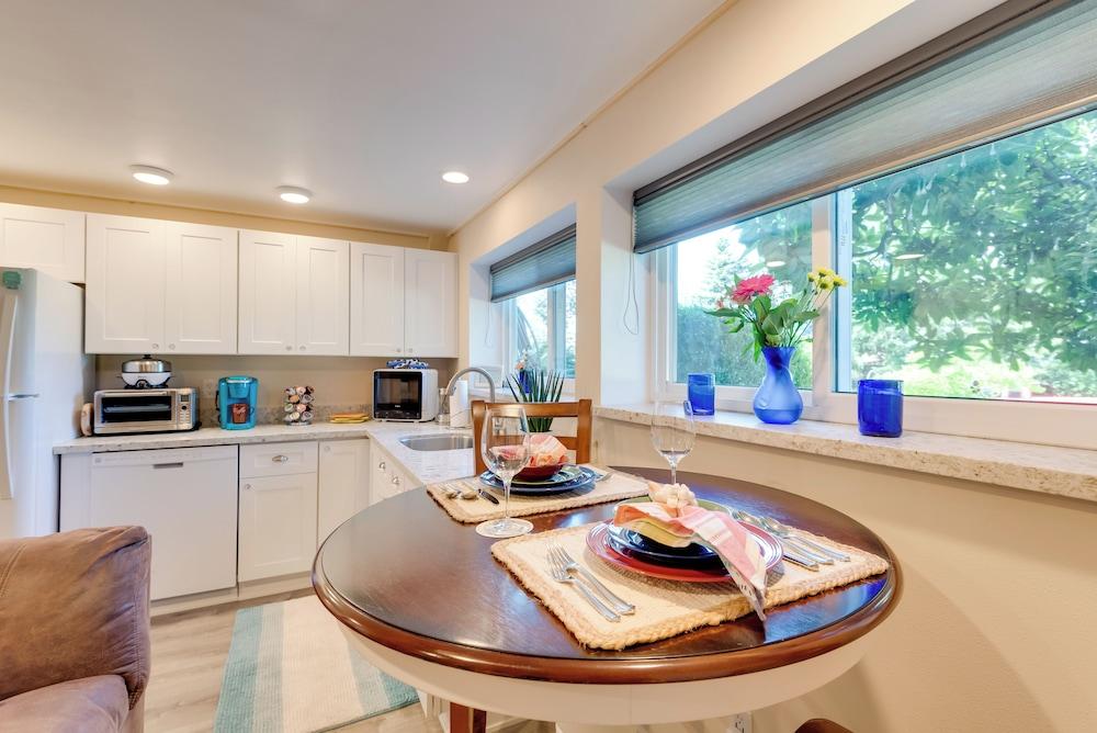 2 Mi to St Edward State Park: Ground-level Studio