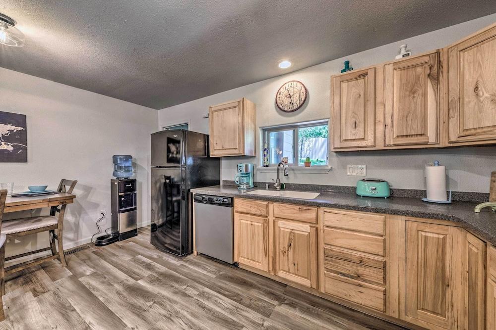 Pet-friendly Ruidoso Home w/ Deck & Forest Views!