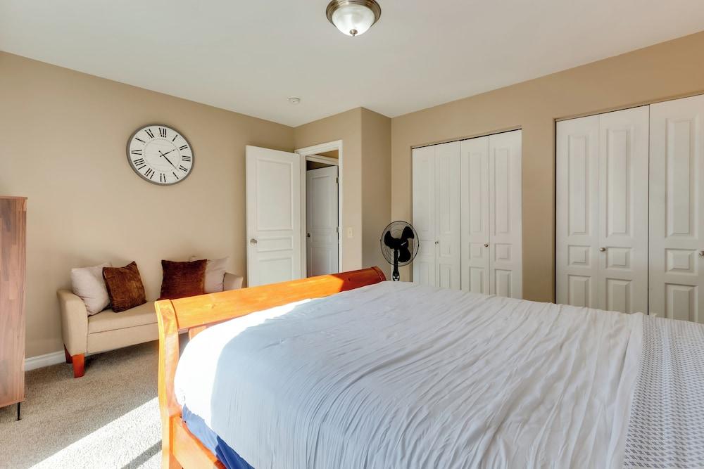 Accommodating Anchorage Abode < 1 Mi to Jewel Lake