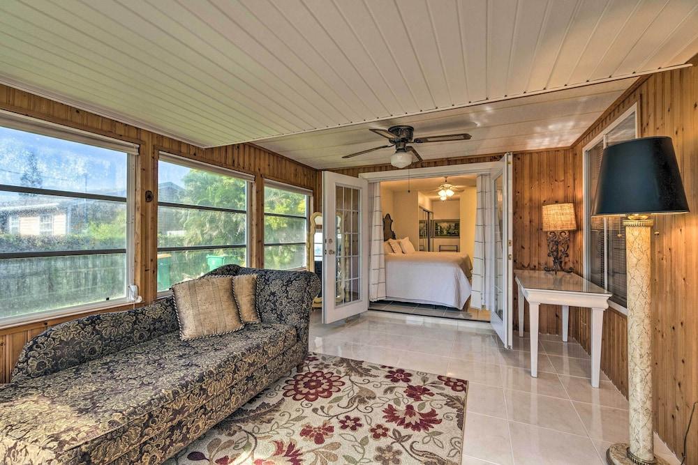 Charming Port Charlotte Home w/ Lanai & Pool!