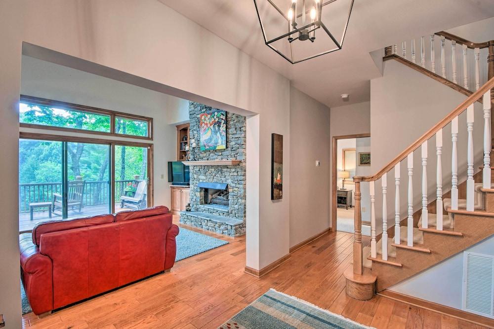 Quiet Riverfront Escape With Deck & Fly Fishing!