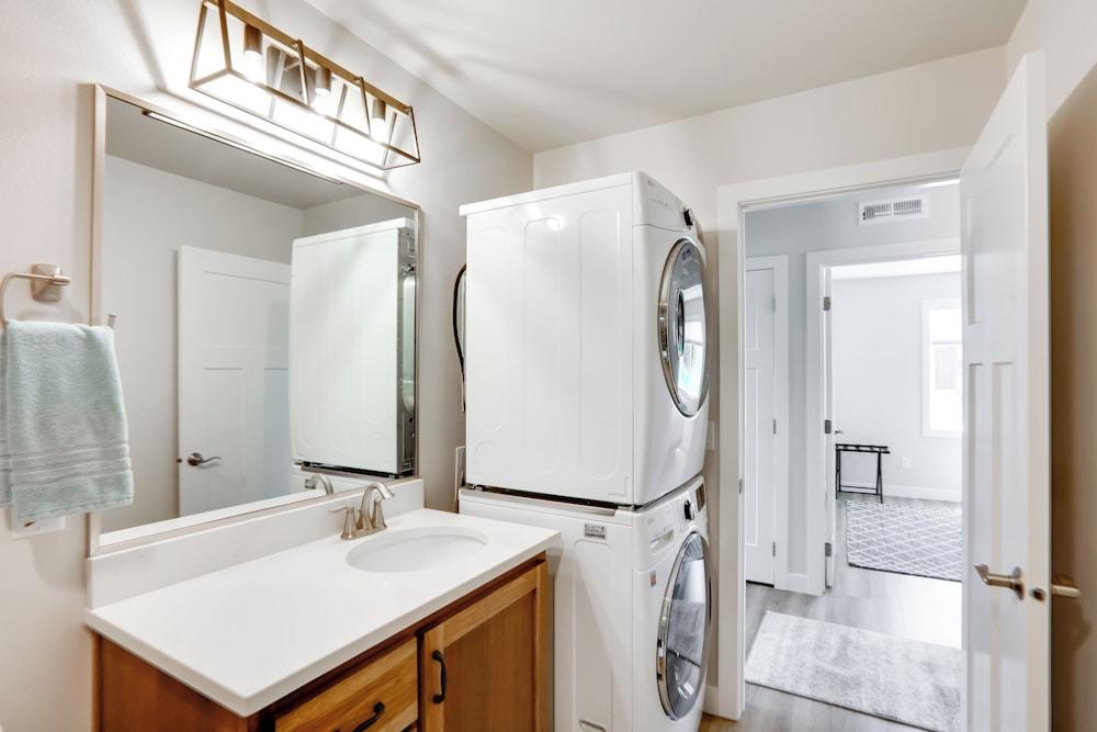 Red Lodge Retreat w/ Creek Access + Fire Pit!