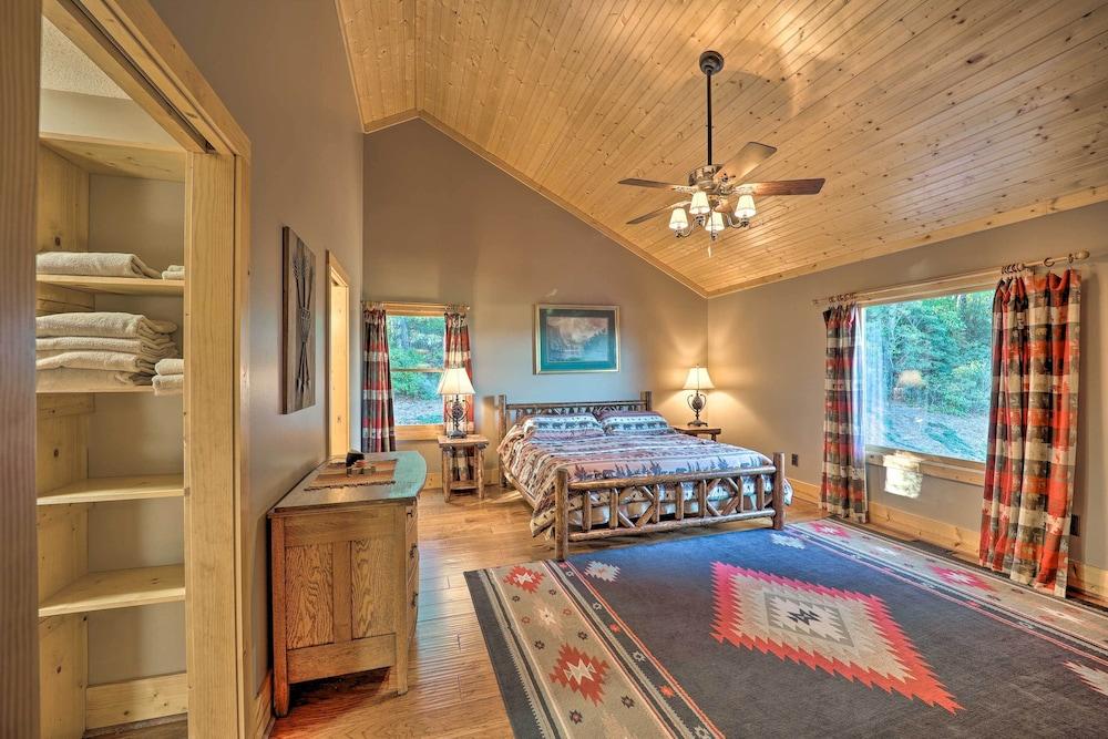 Game Room + Mtn Views: Family Blue Ridge Retreat