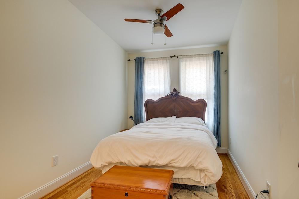 Washington, DC Townhome w/ Deck + Gas Grill