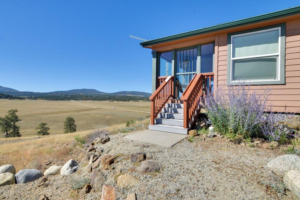 Tranquil Cabin Getaway w/ Panoramic Mtn View!