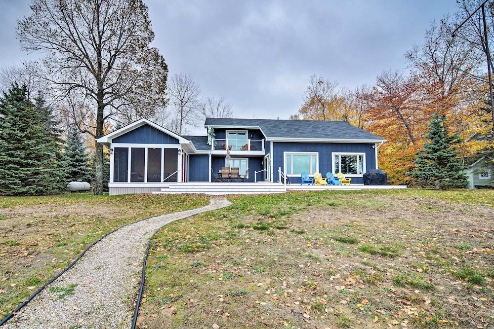 Fire Pit, Smart TV: Waterfront Charlevoix Home