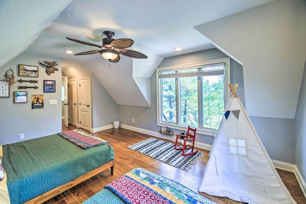 Waterfront Piney Flats Home w/ Private Dock!