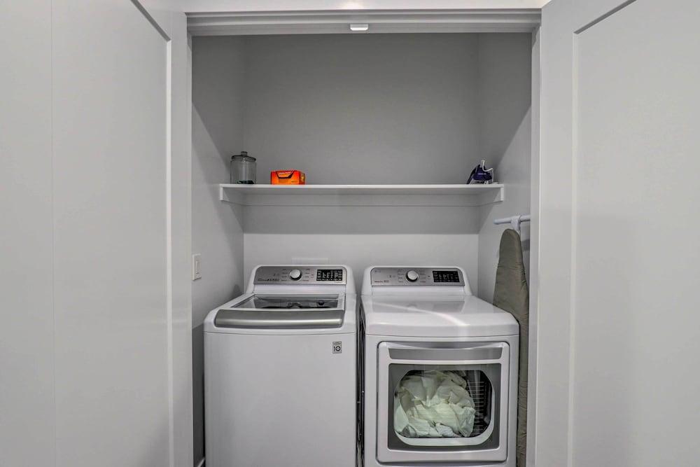 Chic & Sunny Provo Townhome w/ Rooftop Deck!