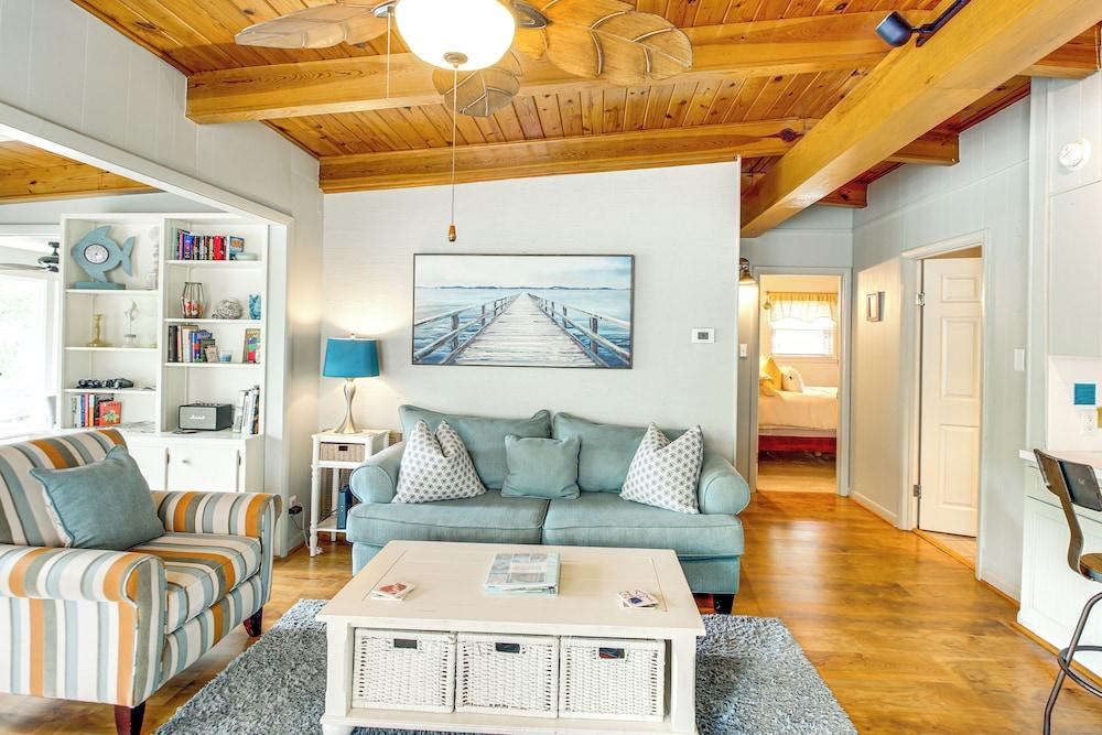 Lakefront Home w/ Dock: 10 Mi to Central Ave!