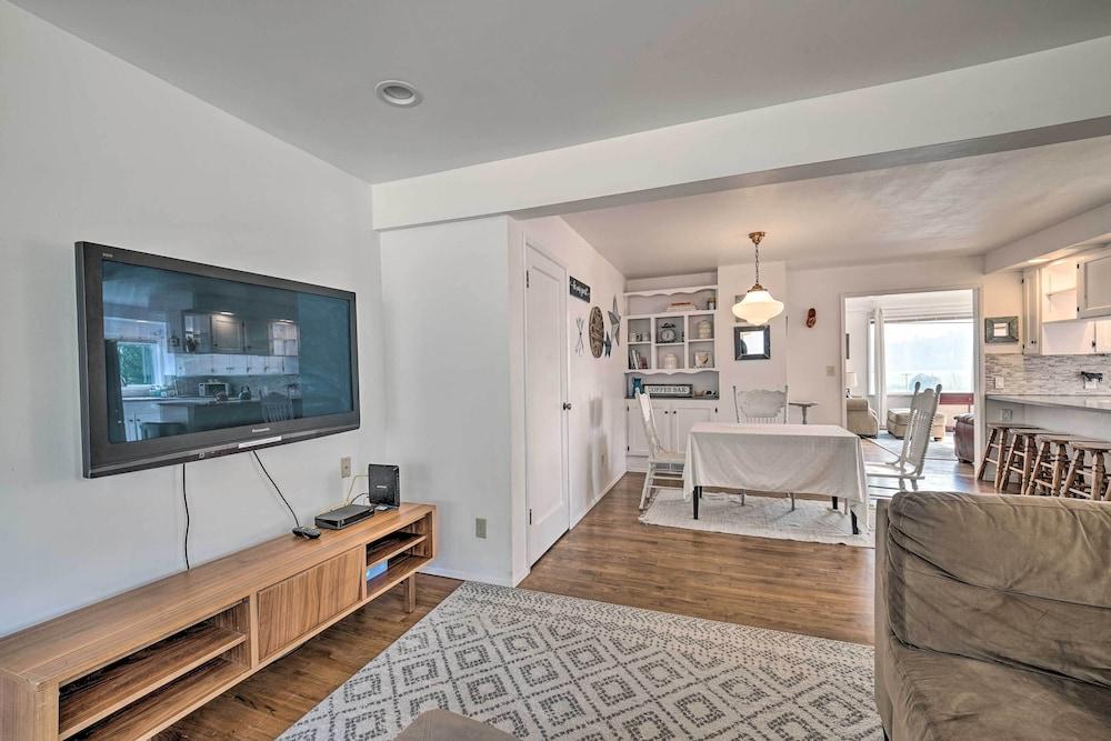 Serene Carnation Abode < 2 Mi to Snoqualmie River