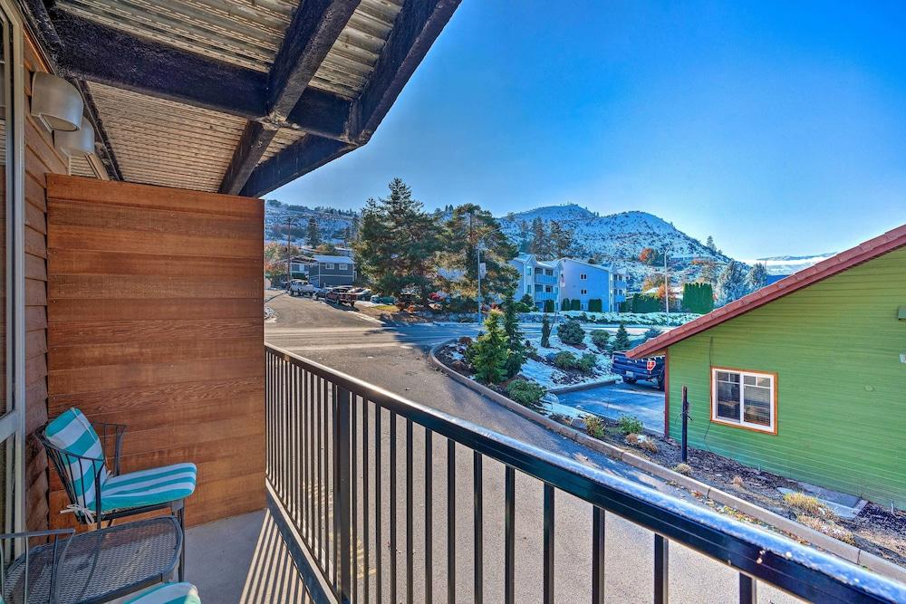 Resort-style Condo w/ Lake Chelan & Mtn Views