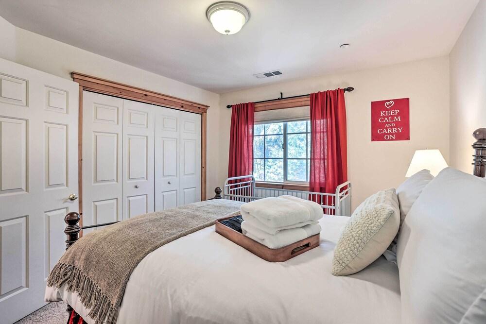 Spacious Lake Arrowhead Home w/ Putting Green