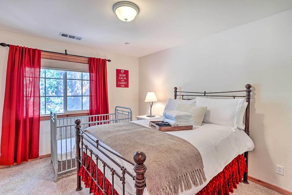 Spacious Lake Arrowhead Home w/ Putting Green