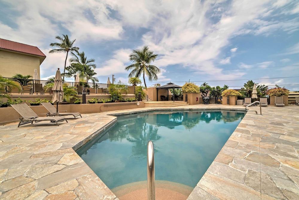 Kona Pacific Top Floor Retreat: Ocean View & Pool!