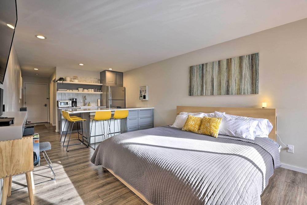 Walk to Main St: Modern Frisco Studio!