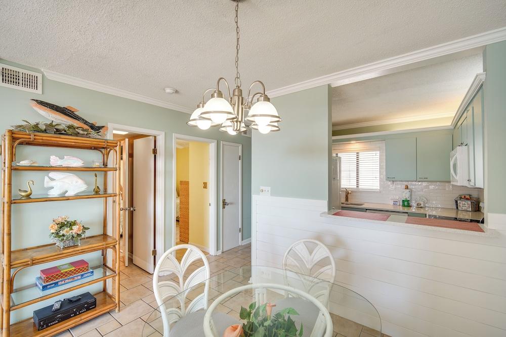 Gulf Shores Condo: Private Community Beach Access