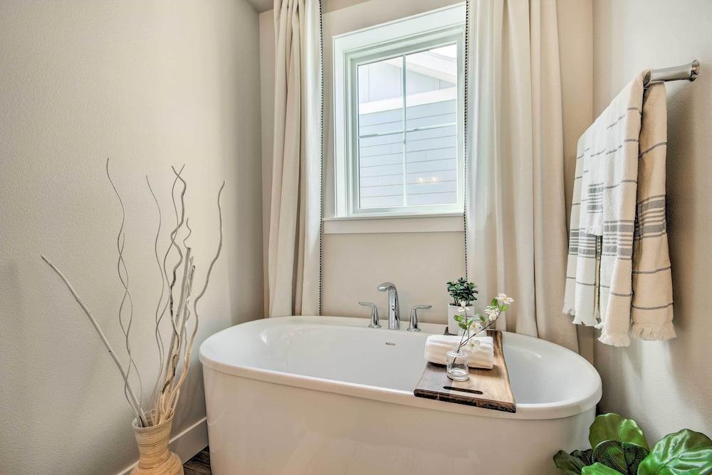 Cozy Montana Retreat w/ Patio: Near Parks!